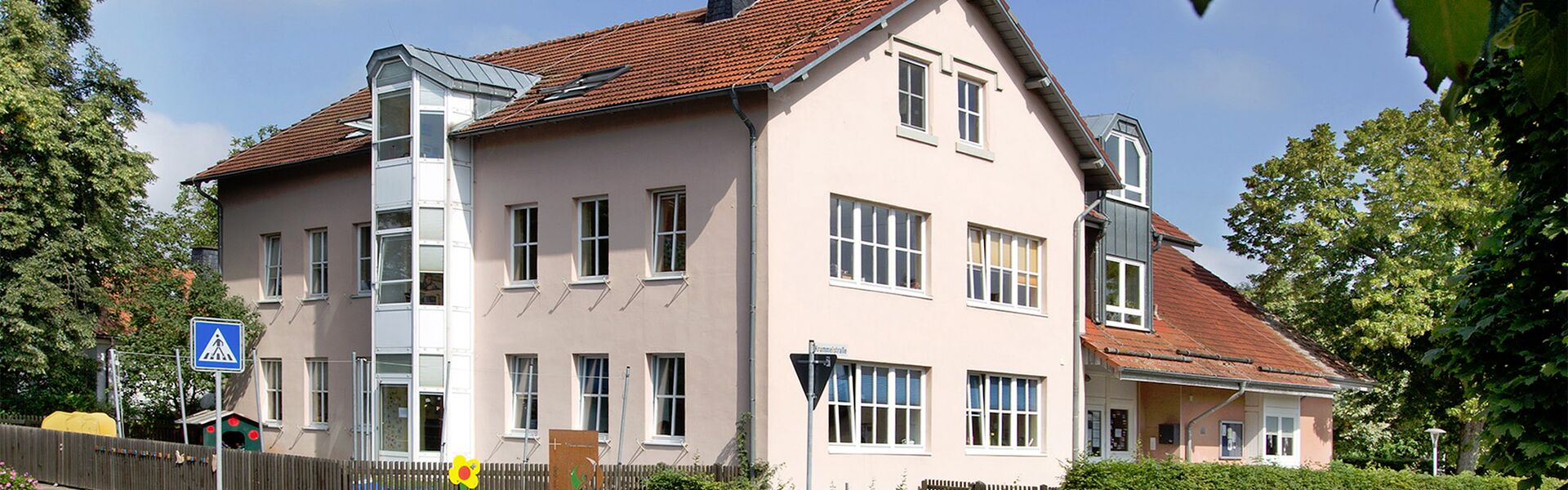Kindertagesstätte Bad Arolsen - Rauchstraße Außenansicht der Kindertagesstätte Bad Arolsen - Rauchstraße