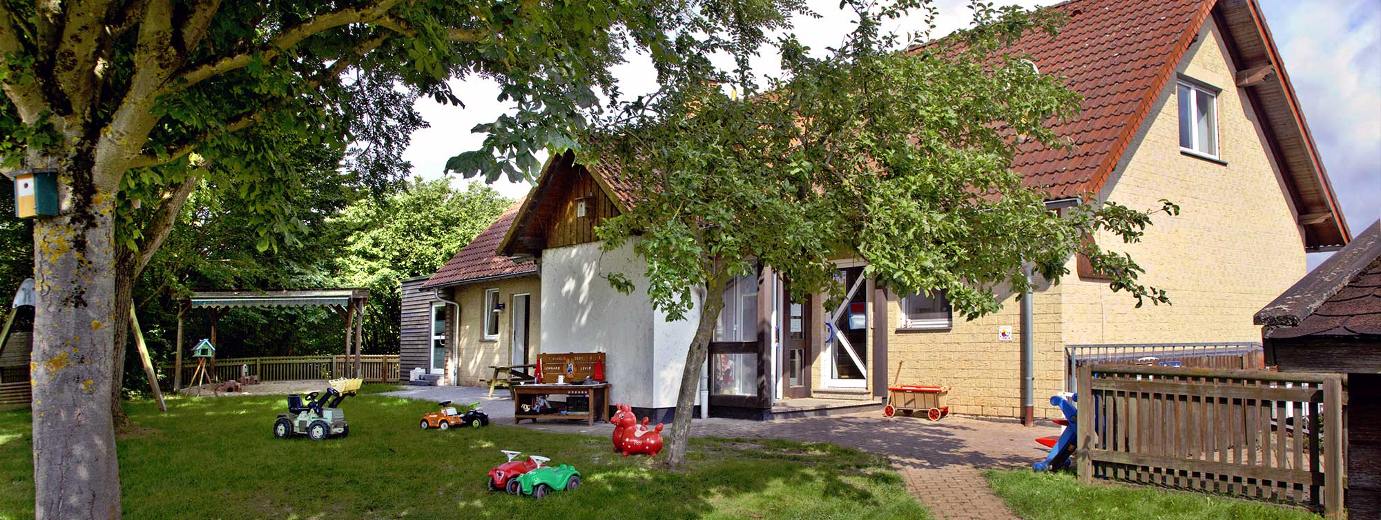 Außenansicht der Kindertagesstätte Massenhausen