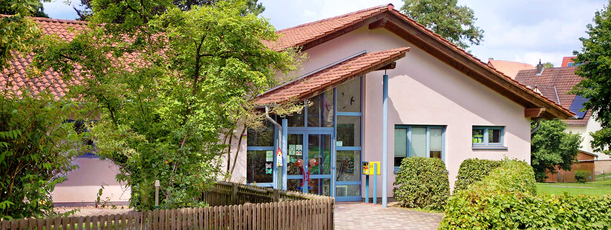 Außenansicht der Kindertagesstätte Arche in Bad Arolsen - Mengeringhausen