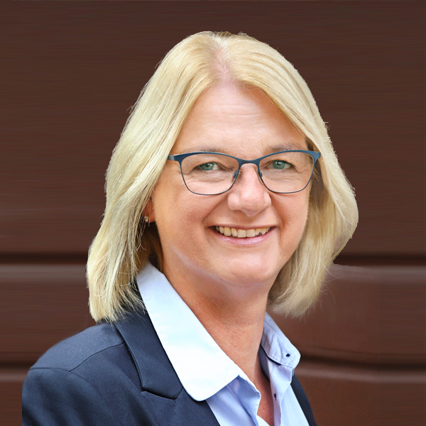 Delia Enderlein, Verwaltungsleitung  Verwaltung, An-/Abmeldung, Platzvergabe, Elternbeiträge Portrait: Delia Enderlein